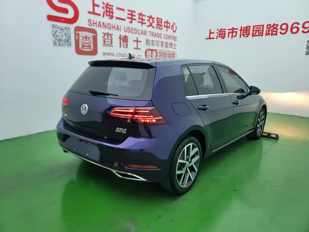 VOLKSWAGEN GOLF