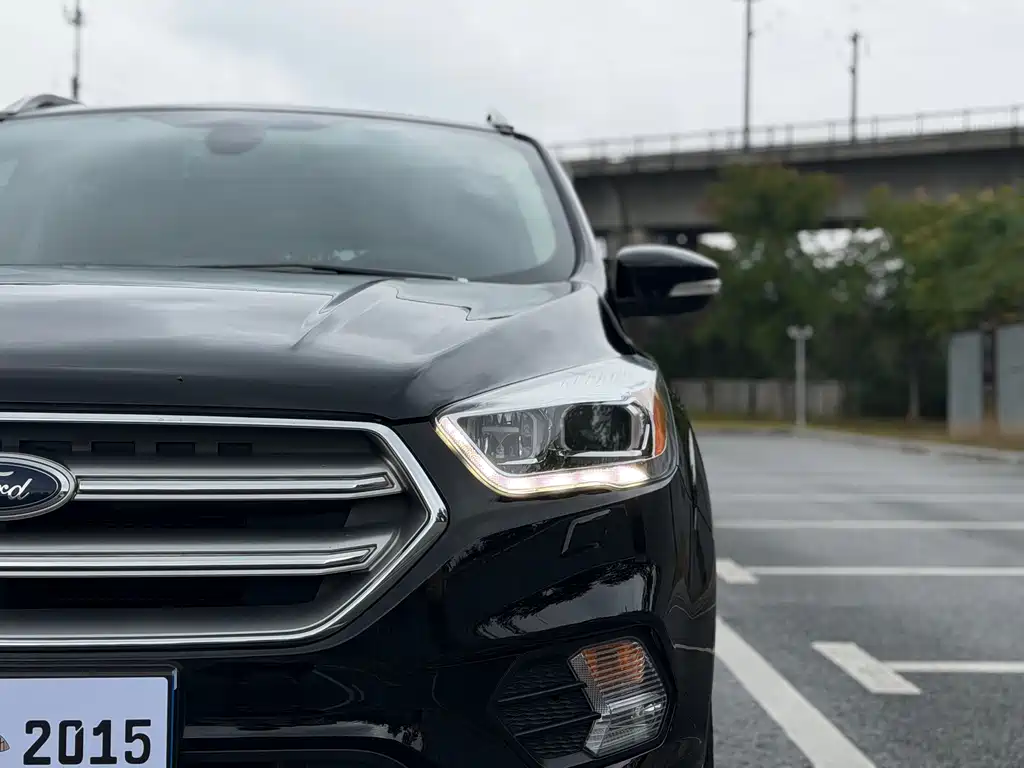 Ford Kuga — миниатюра 25