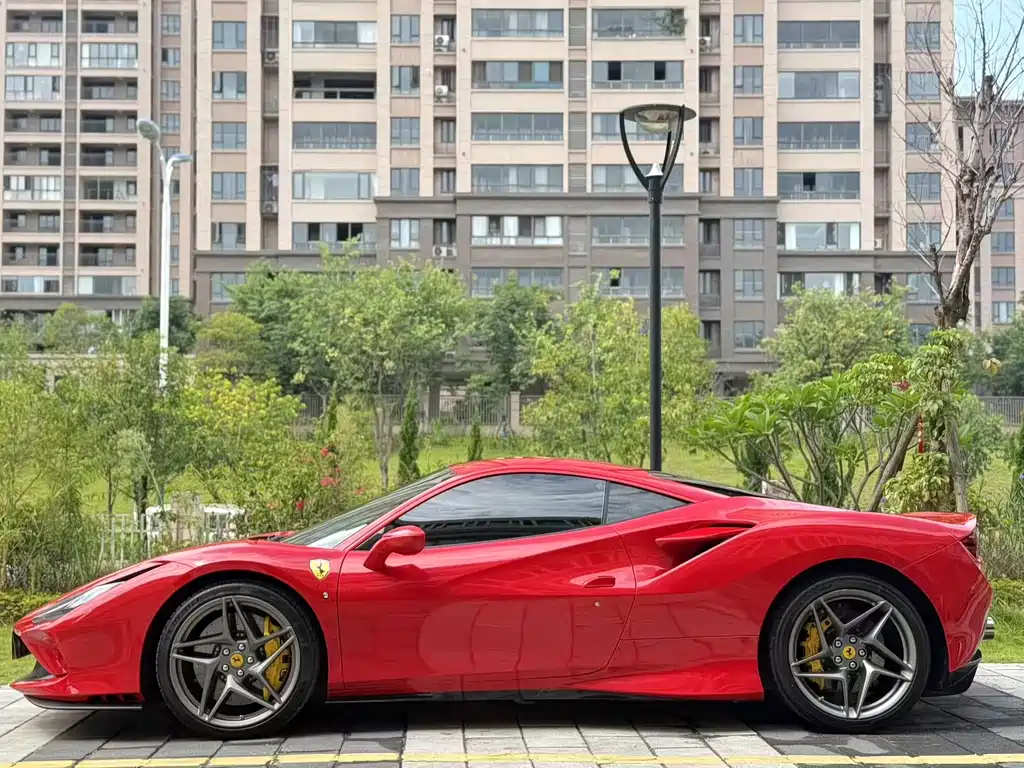 Ferrari F8 — миниатюра 3