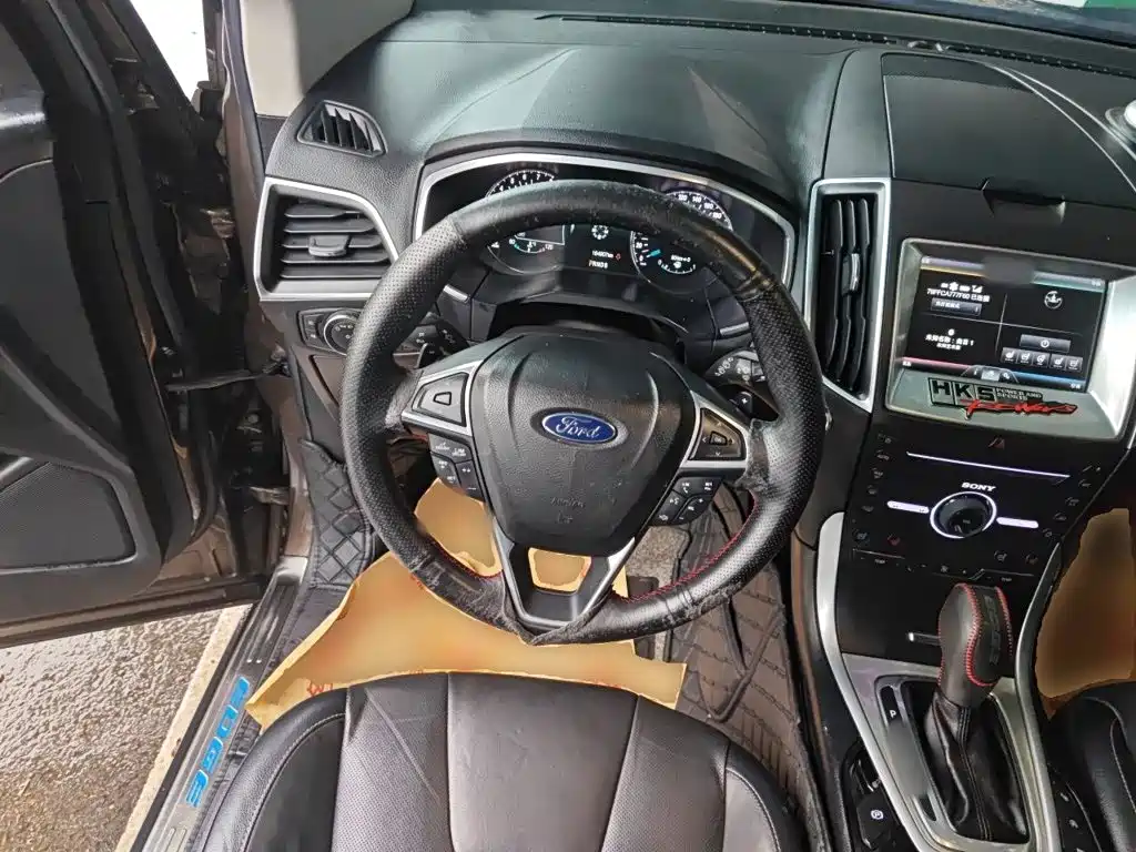 Ford Edge — миниатюра 6