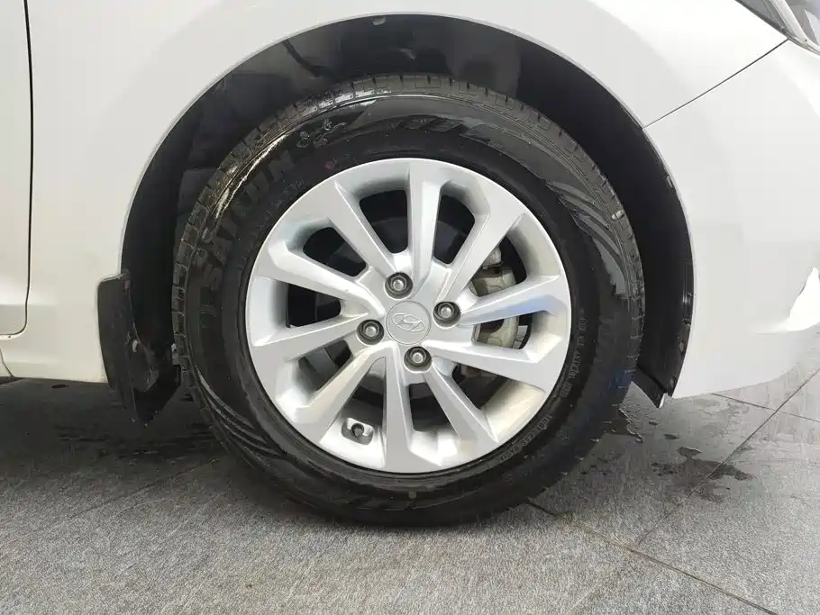 Hyundai Verna — миниатюра 6