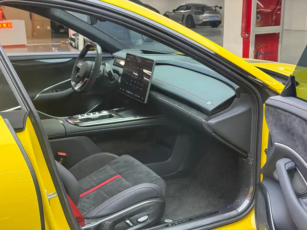 XIAOMI CAR XIAOMI SU7 ULTRA