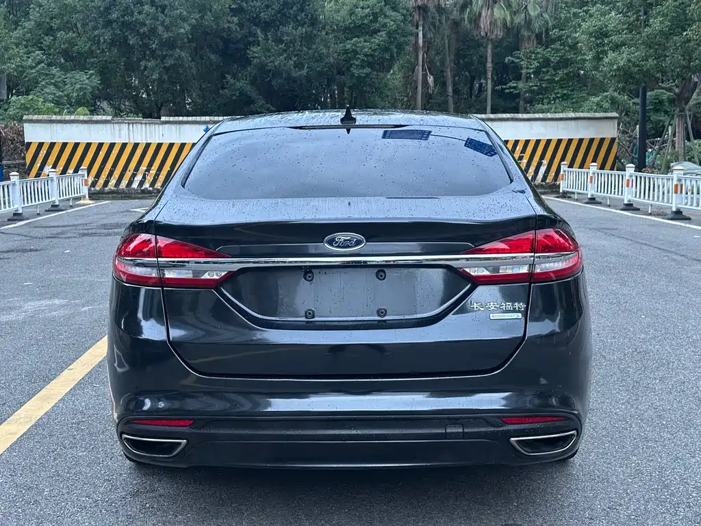 Ford Mondeo — миниатюра 9