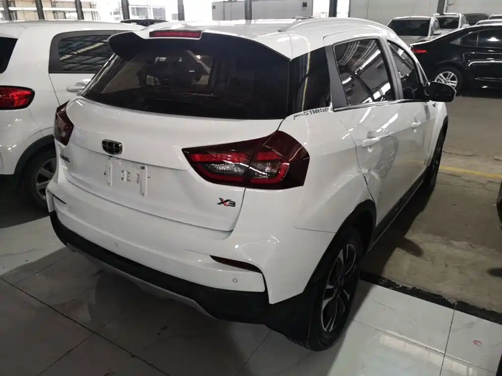 Geely Vision X3 — миниатюра 7