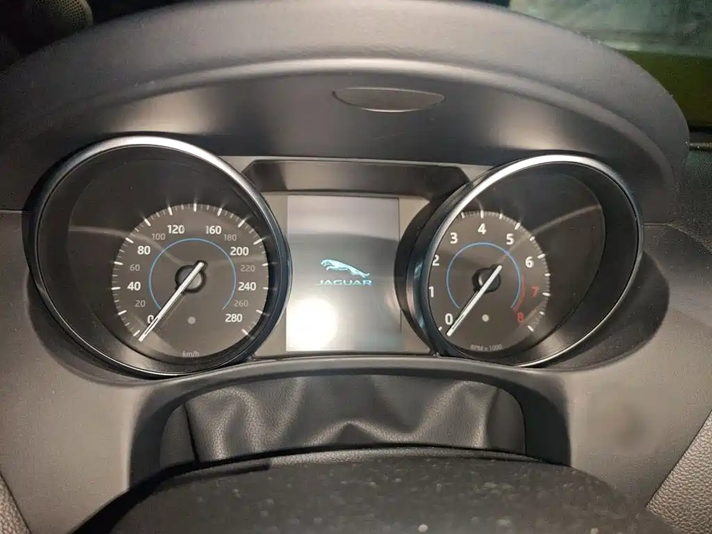 Jaguar XEL — миниатюра 4