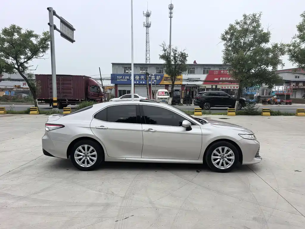 Toyota Camry 2018 2.0G Luxury