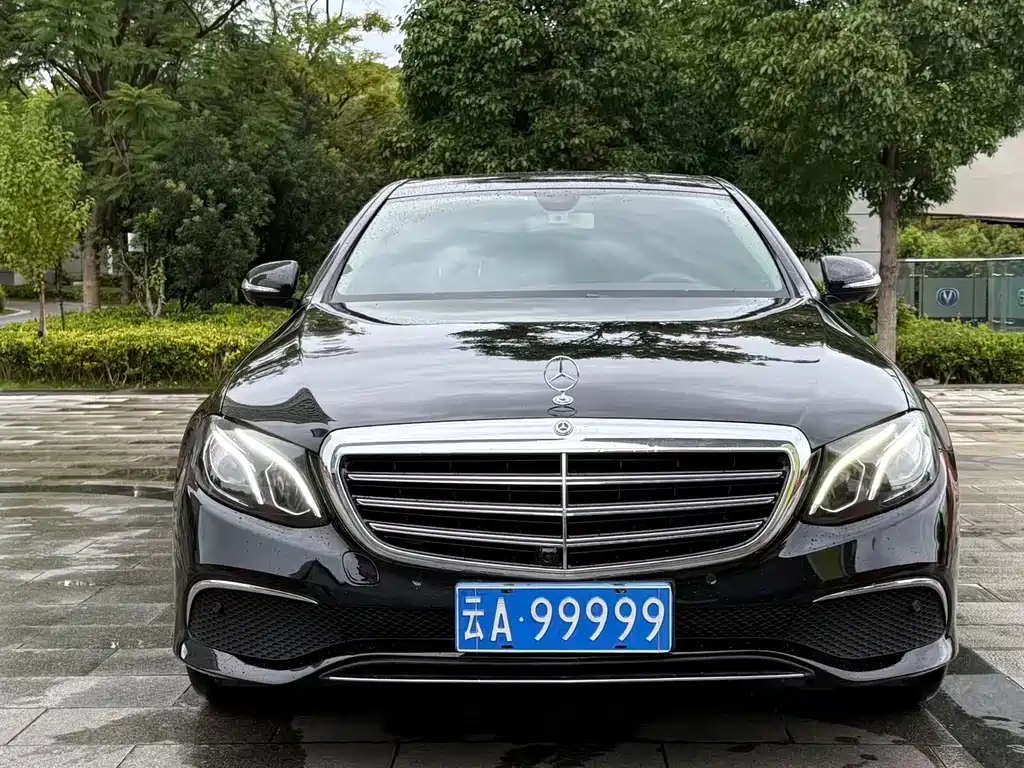 Mercedes-Benz E-Class — миниатюра 2