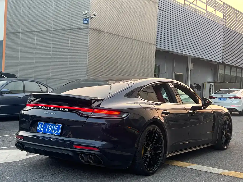 Porsche Panamera — миниатюра 9