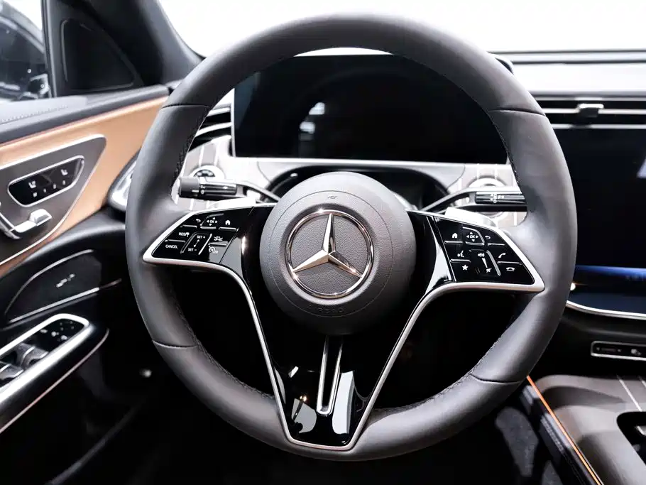 Mercedes-Benz E-Class — миниатюра 15