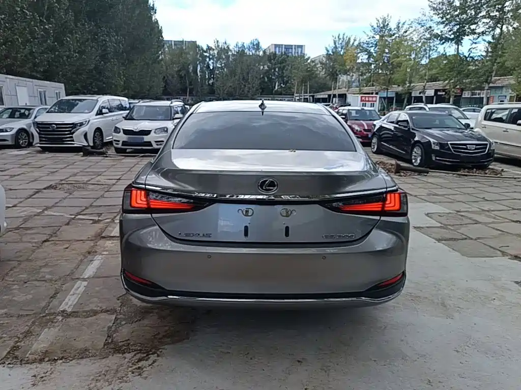 Lexus ES — миниатюра 6