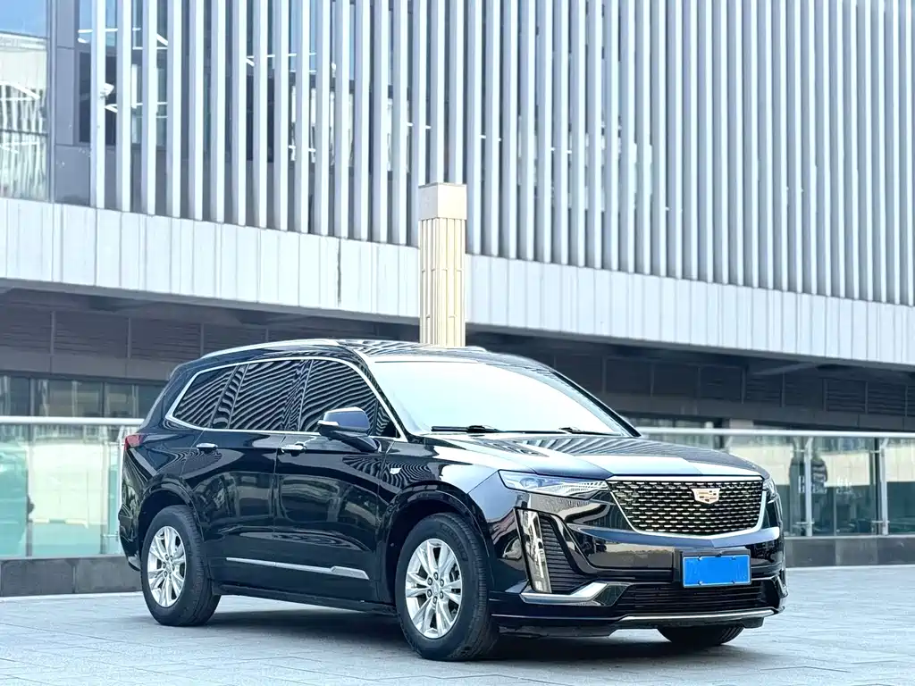 CADILLAC XT6