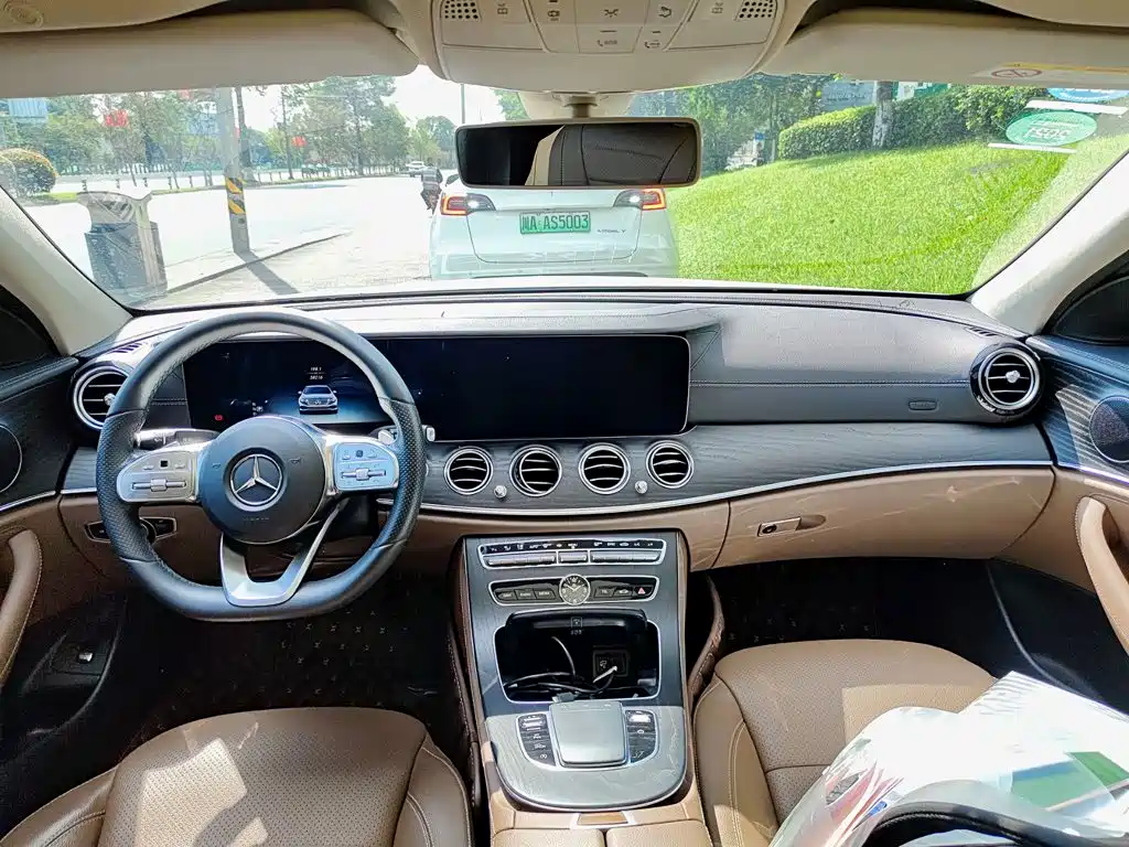 Mercedes-Benz E-Class — миниатюра 10