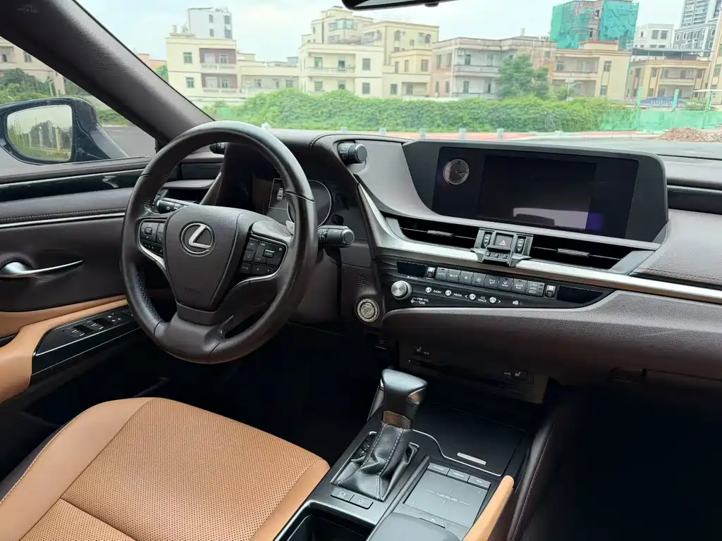 Lexus ES — миниатюра 5