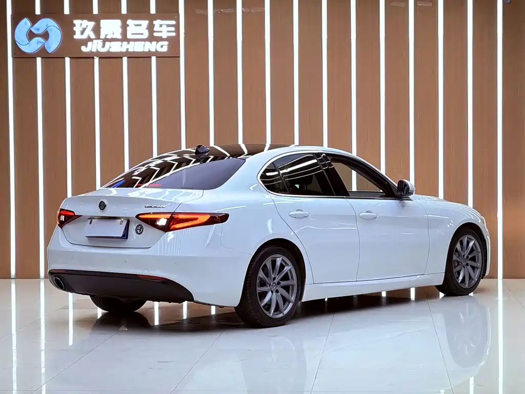 Alfa Romeo Giulia — миниатюра 9