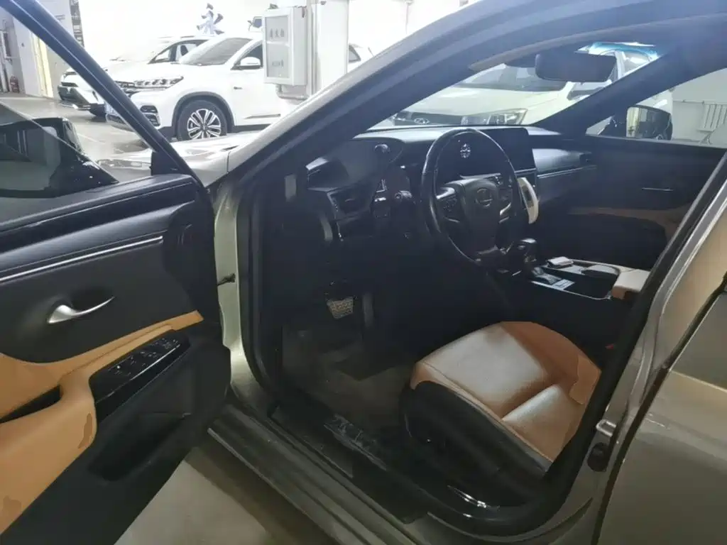 Lexus ES — миниатюра 16