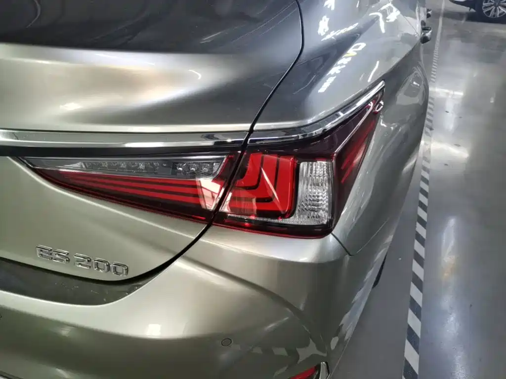 Lexus ES — миниатюра 8