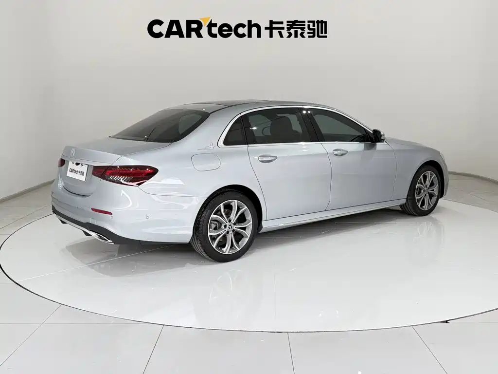 Mercedes-Benz E-Class — миниатюра 5