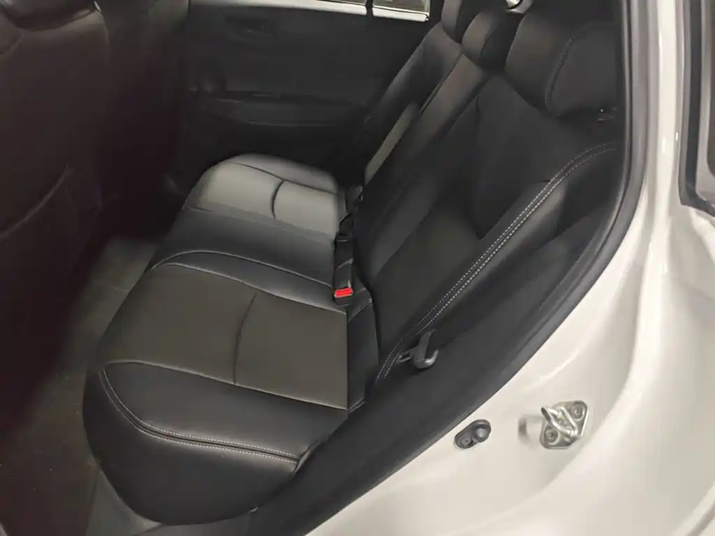 Toyota Corolla Cross — миниатюра 17