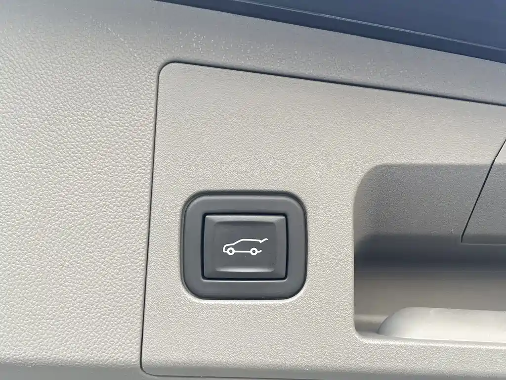 Cadillac XT5 — миниатюра 14