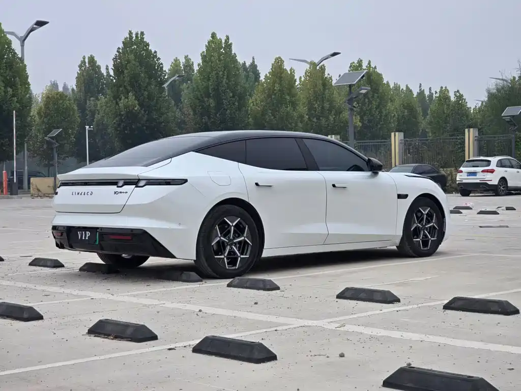 Lynk & Co 10 — миниатюра 7