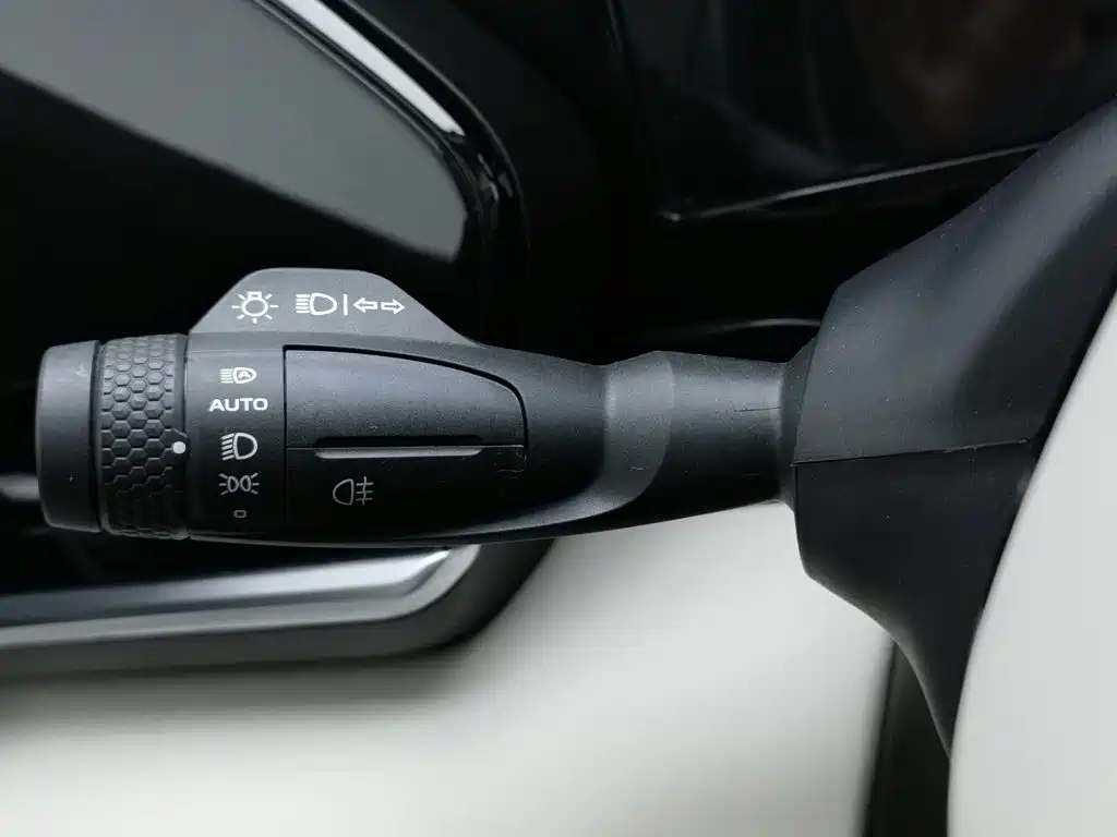 Geely Xingyue L — миниатюра 21