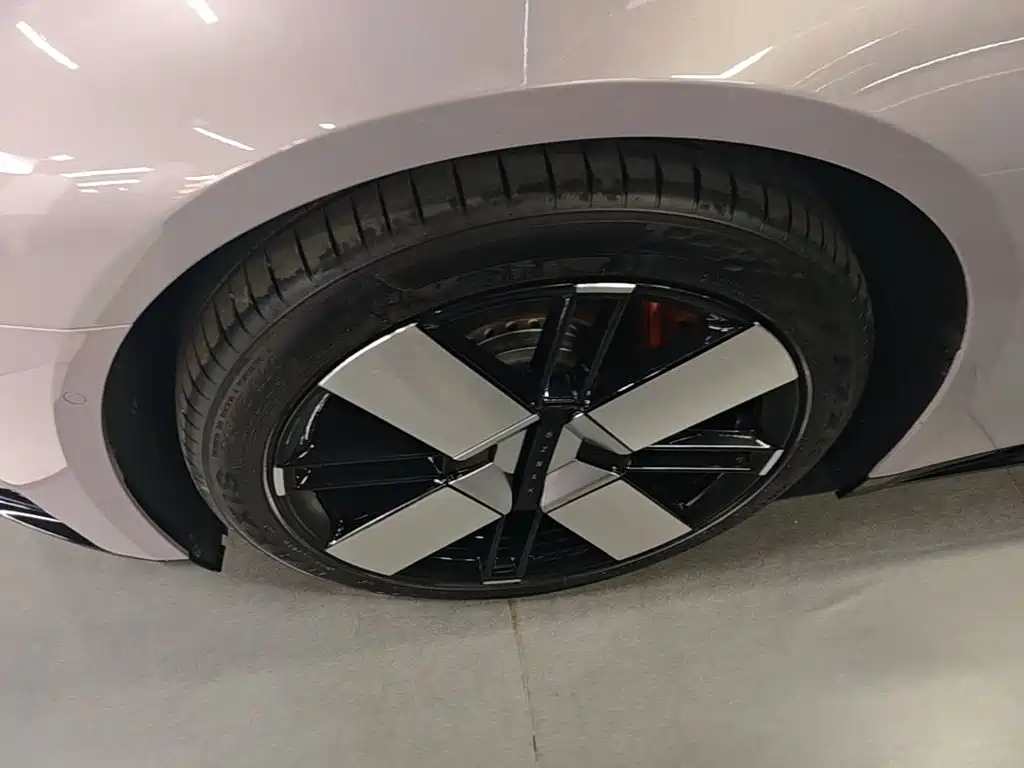 XPeng P7 — миниатюра 23