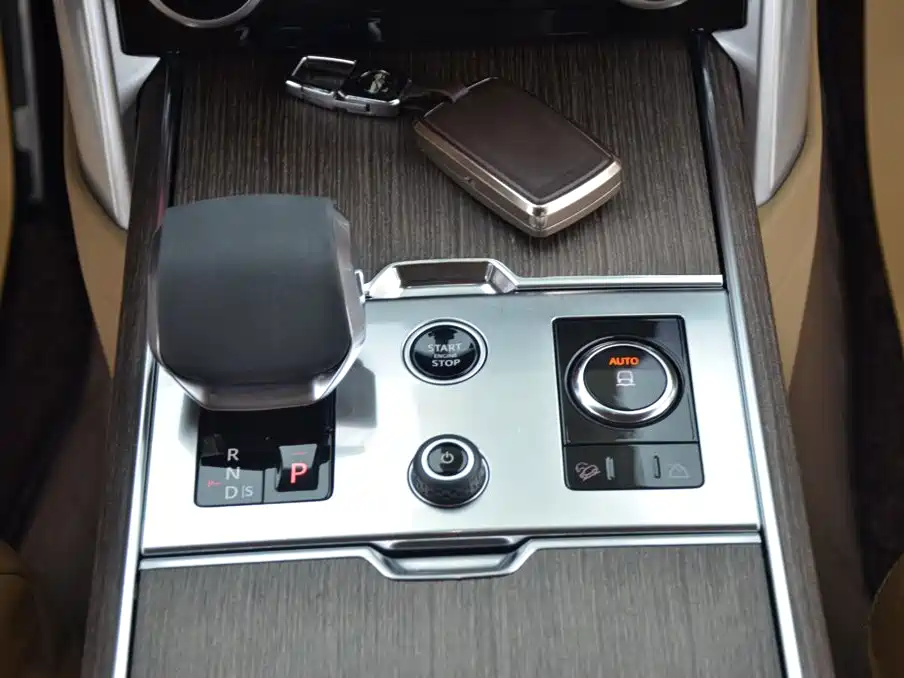 Land Rover Range Rover — миниатюра 8
