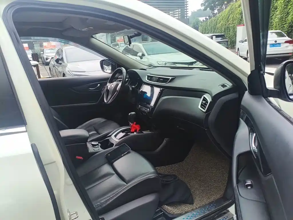 Nissan X-Trail — миниатюра 9
