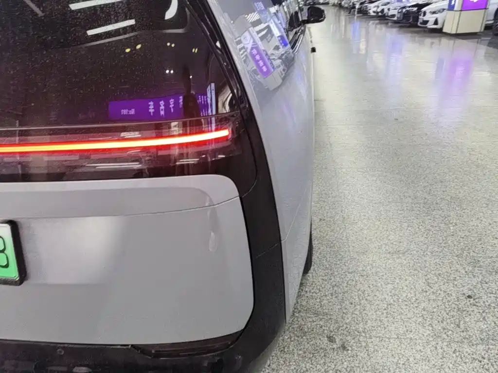 Li Auto Li MEGA — миниатюра 8