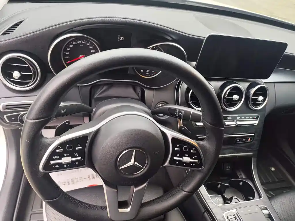 Mercedes-Benz C-Class — миниатюра 12