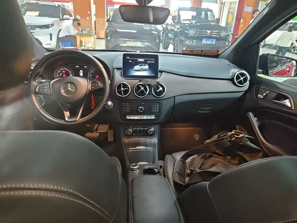 Mercedes-Benz B-Class — миниатюра 10