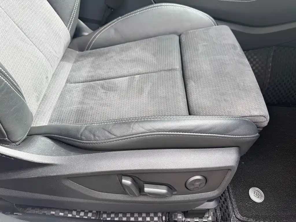 Audi Q5L Sportback — миниатюра 12