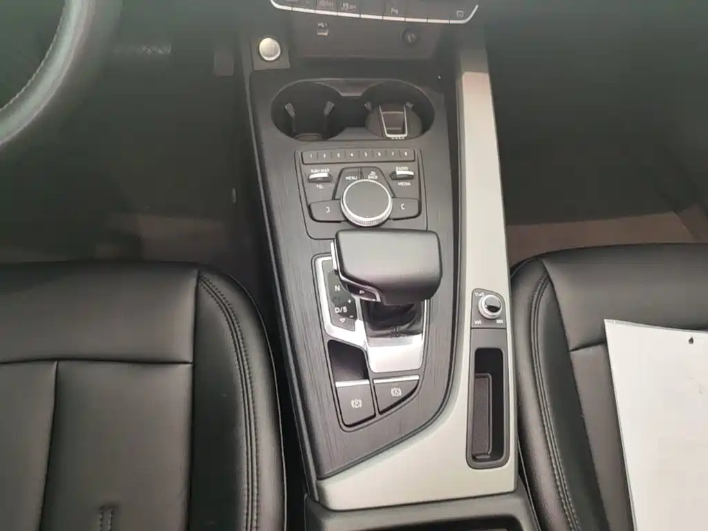 Audi A4L — миниатюра 14