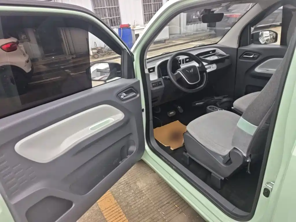 Wuling MINIEV — миниатюра 16