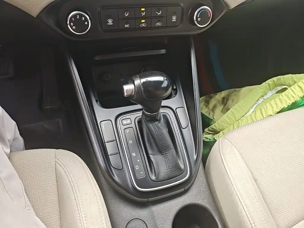 Kia Carens — миниатюра 14