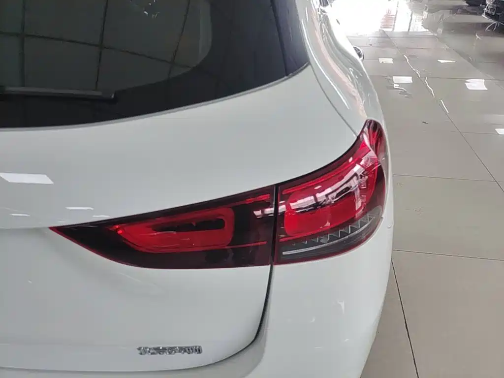 Mercedes-Benz GLA — миниатюра 8