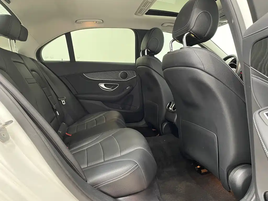 Mercedes-Benz C-Class — миниатюра 15