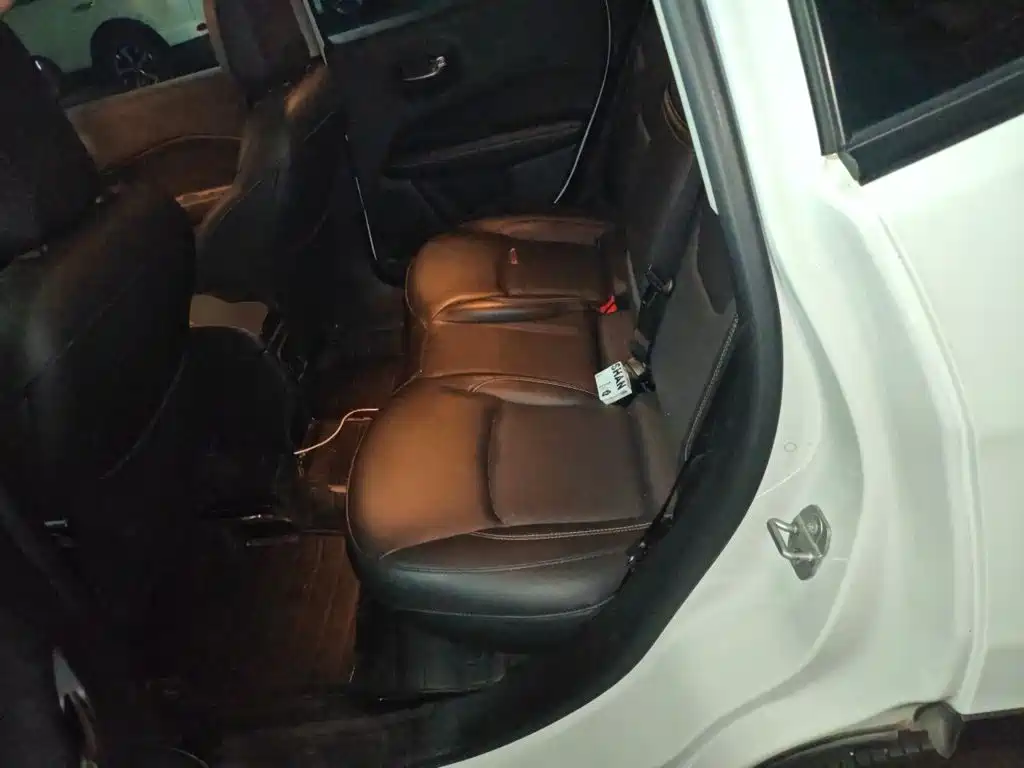 Jeep Compass — миниатюра 13