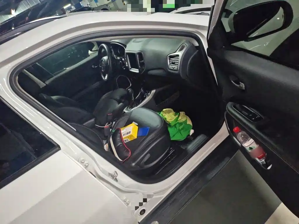 Jeep Compass — миниатюра 19