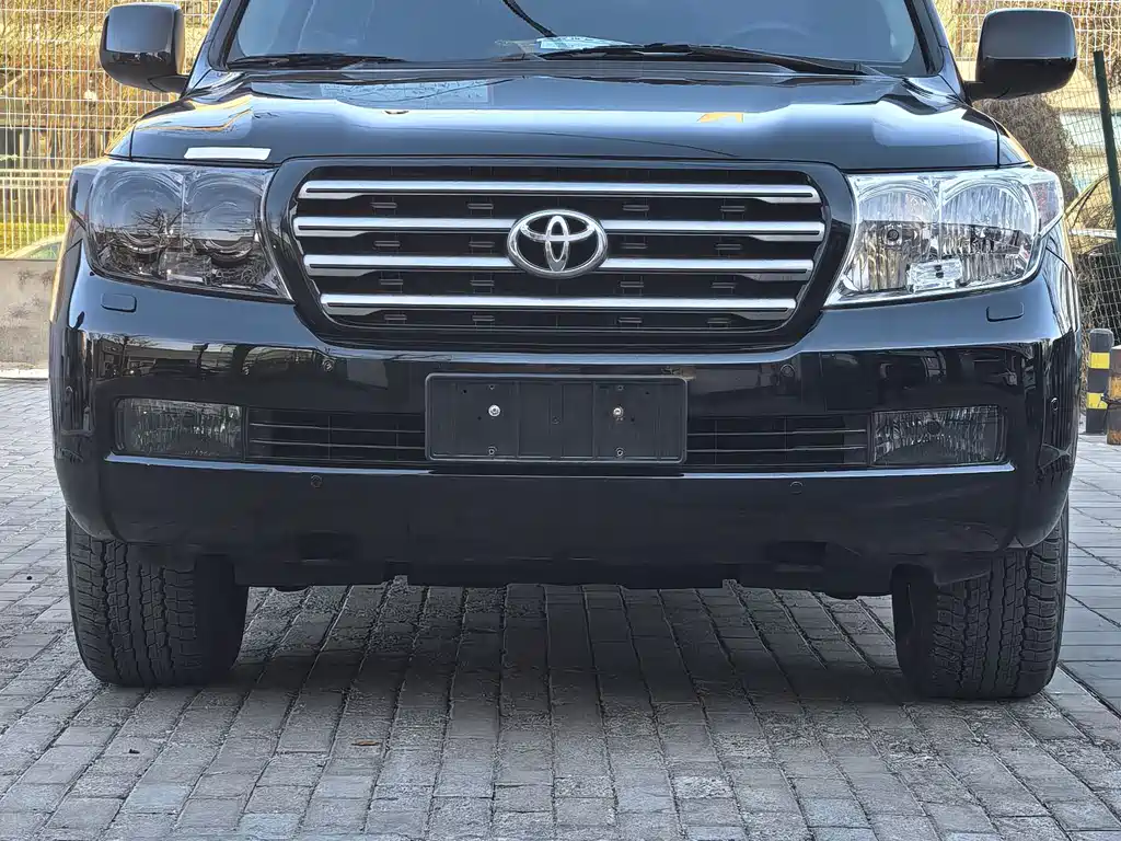 Toyota Land Cruiser 2010 4.7L AT VX