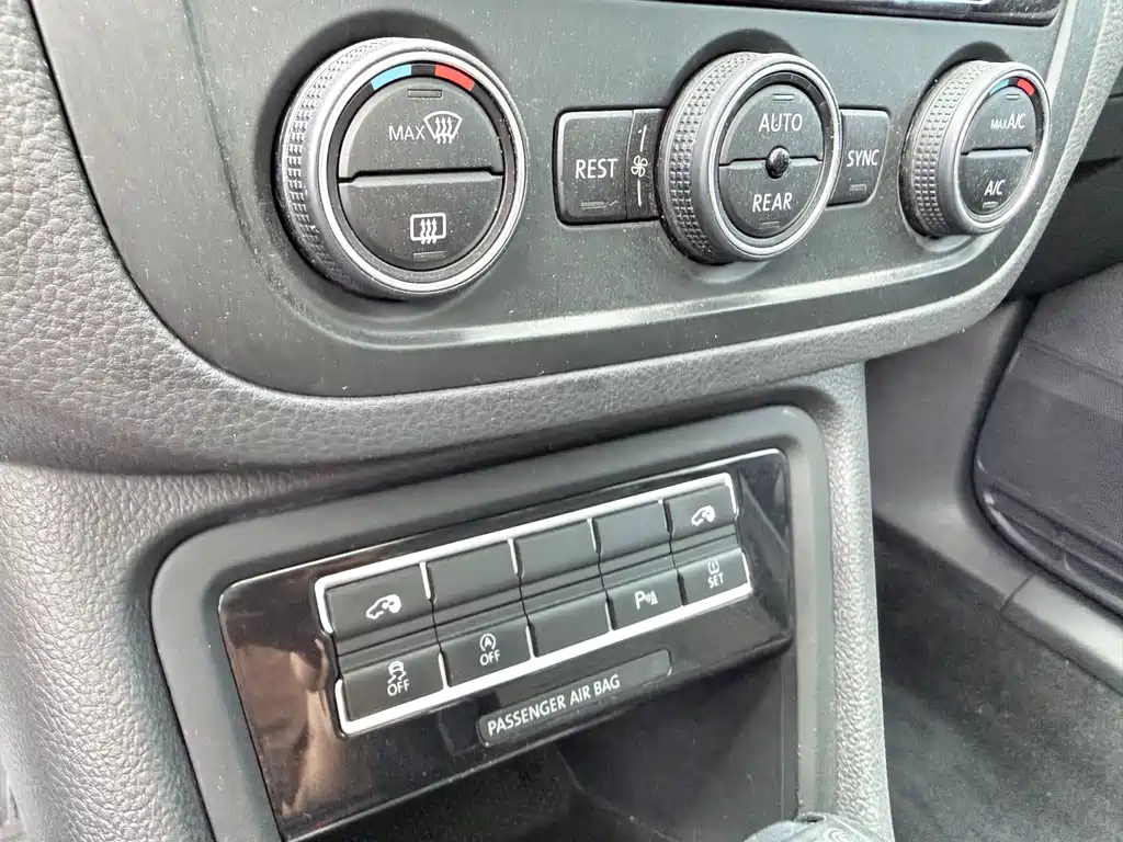 Volkswagen Xia 2016 380TSI 7 мест