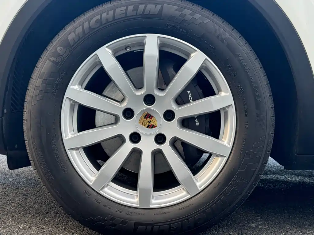 Porsche Cayenne — миниатюра 16