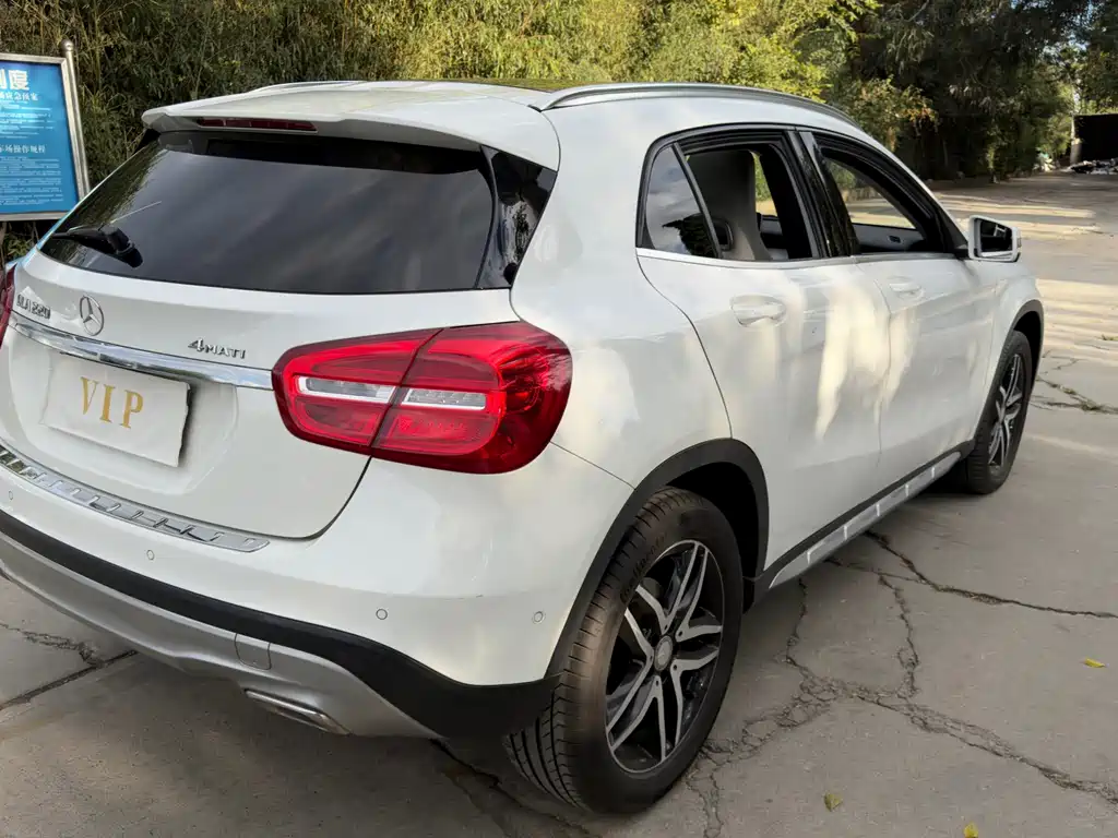 Mercedes-Benz GLA — миниатюра 13