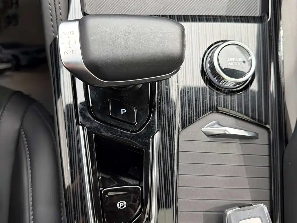 Geely Xingyue L — миниатюра 20