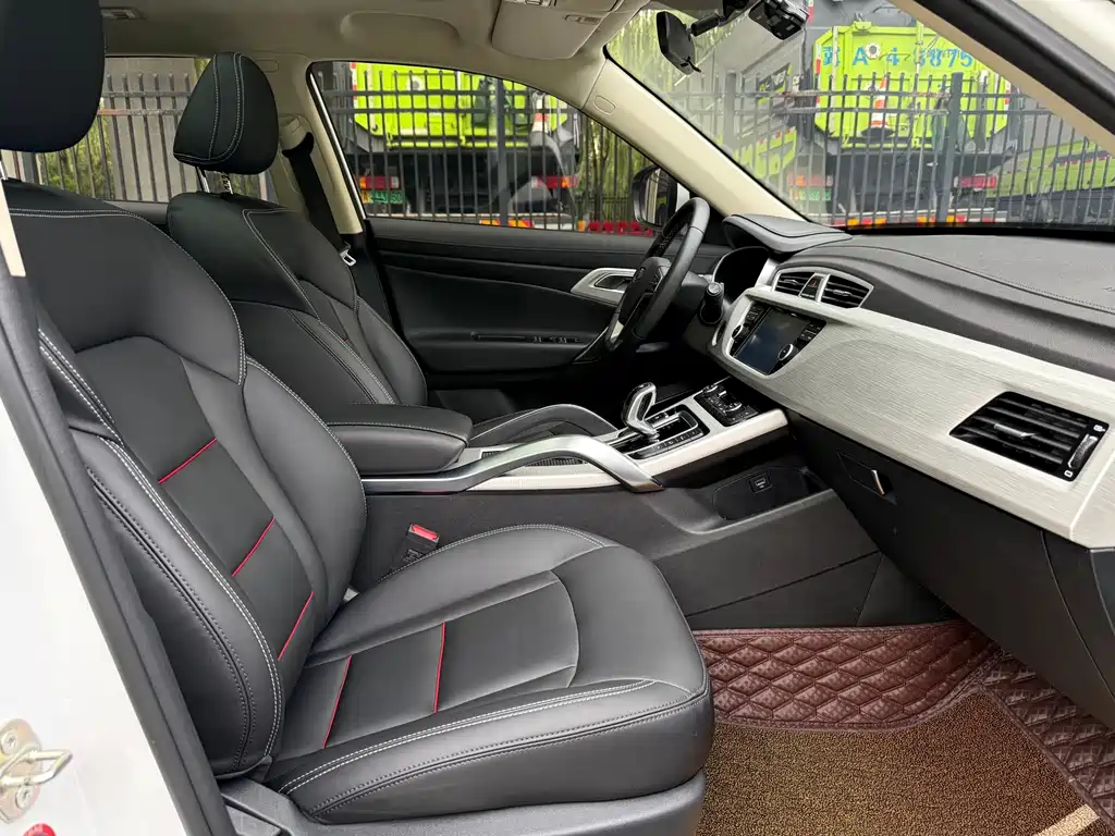 Geely Boyue 1.8TD DCT 2WD Connected Type 4G Connected Edition, фото 7