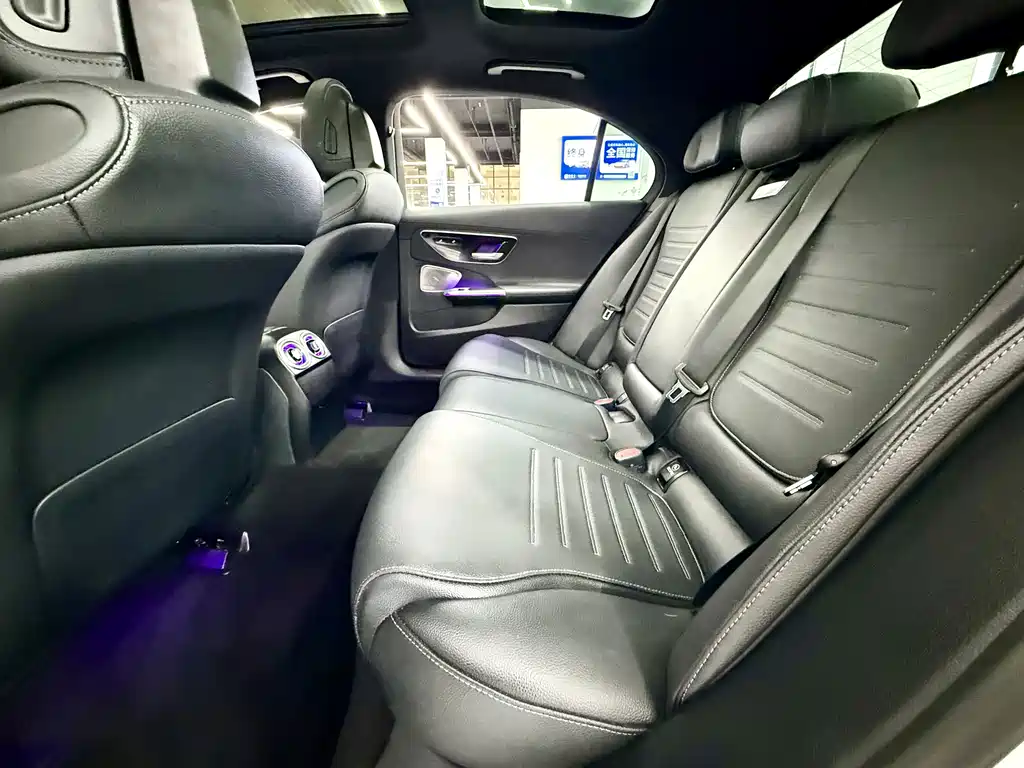 Mercedes-Benz C-Class — миниатюра 5