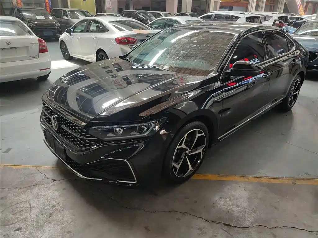 Volkswagen Passat 2023 330TSI Luxury