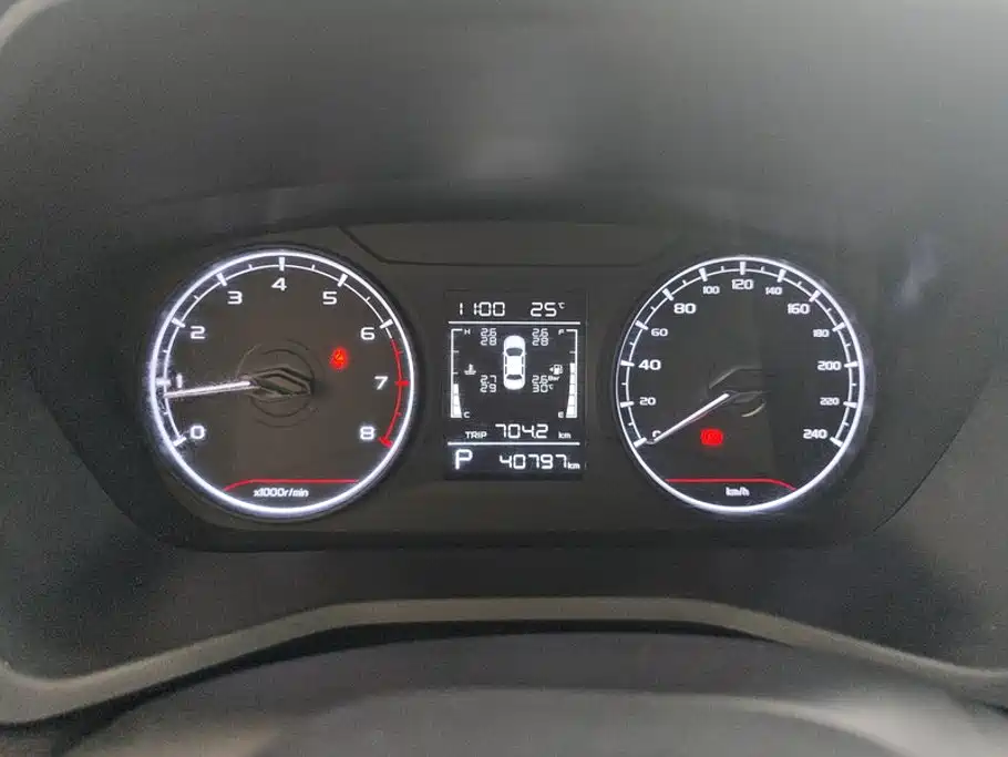 Geely Emgrand — миниатюра 14