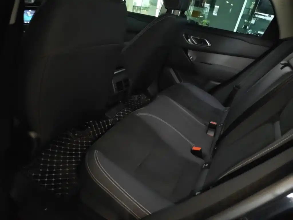 Land Rover Velar — миниатюра 17