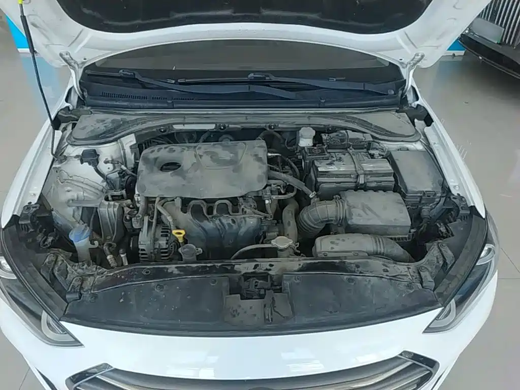 Hyundai Elantra — миниатюра 20